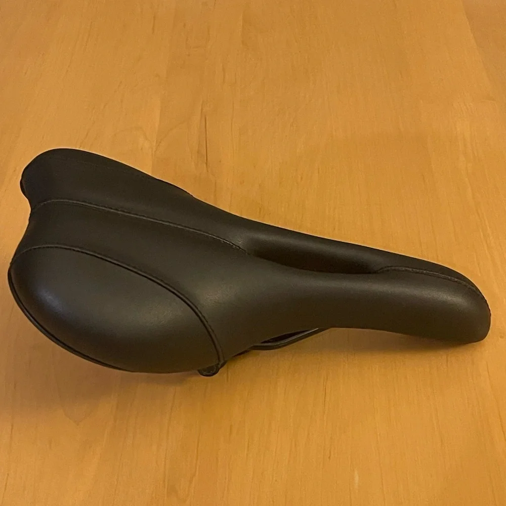 NWOT - DDK WOMENS BICYCLE SADDLE - Picture 2 of 4